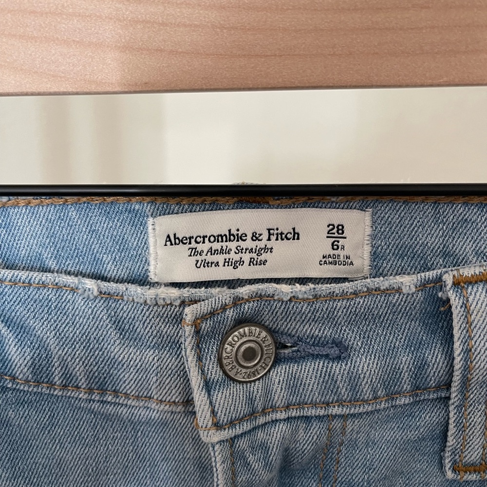 Abercrombie & Fitch Ankle Straight Ultra High Rise Jeans
